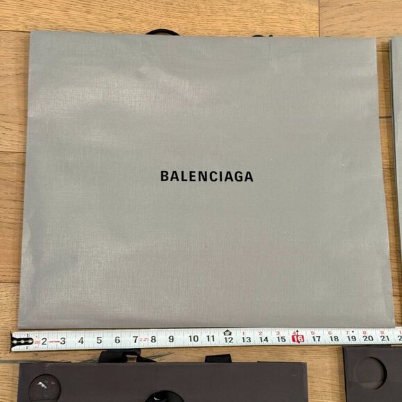 Balenciaga & Off-White shopping bags - Picture 2 of 5